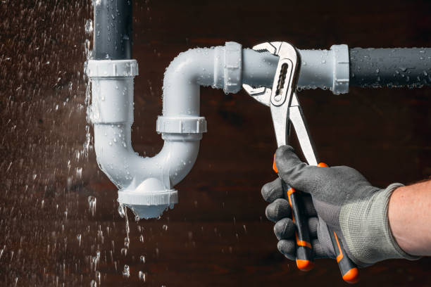Professional Drain Cleaning technician working in Twin Lakes, CA
